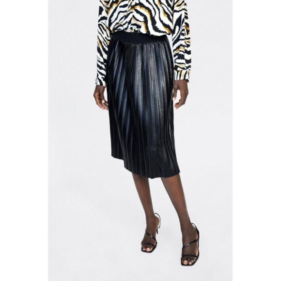 NWOT Zara black faux leather patent pleated A-line midi skirt, S - Picture 5 of 12